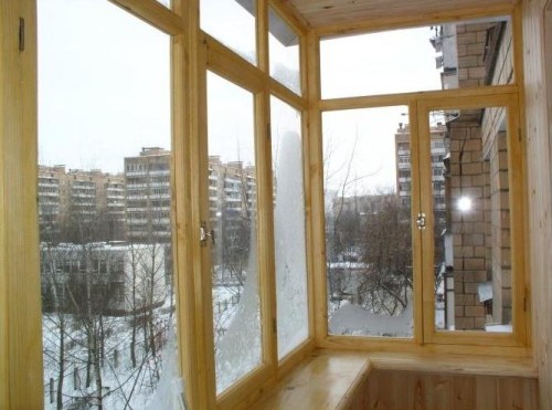 Остекление балконов деревянными рамами 4